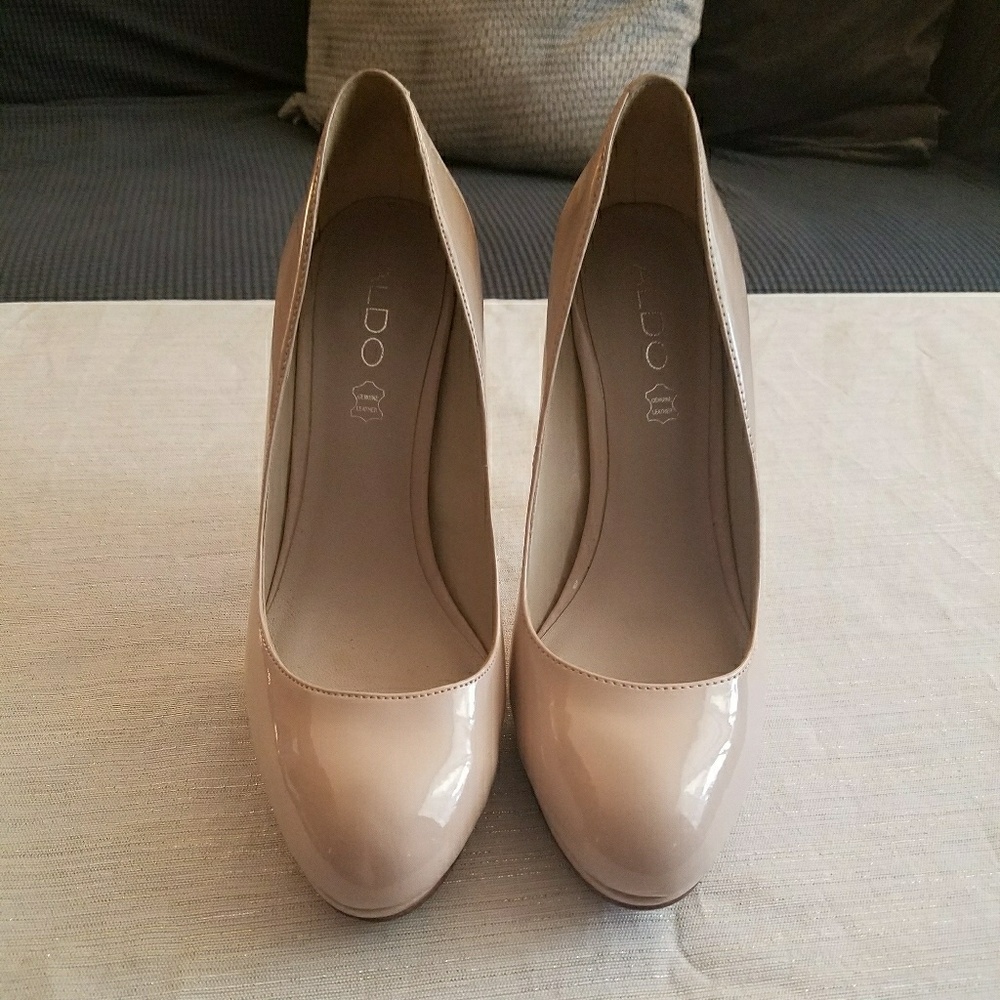 Aldo nude patent leather 7.5 heels